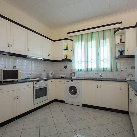 Mertoula House Apartmán *