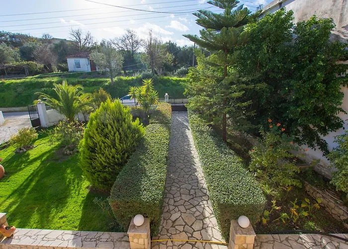 Mertoula House * Skoulikado